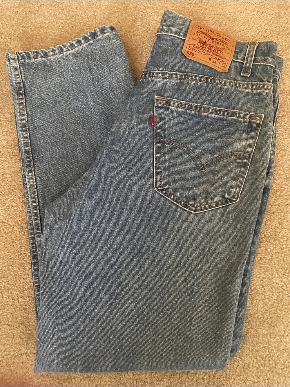 Vintage 2000 Levi's Men's Light Blue Relaxed Fit Jeans 550